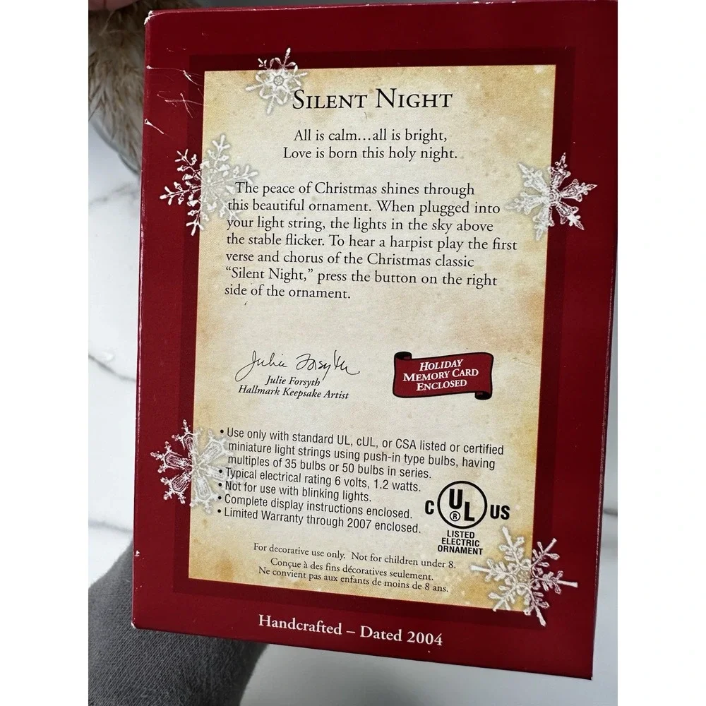 2004 Hallmark Keepsake Silent Night‎ Light & Music Magic Christmas Ornament-NIB